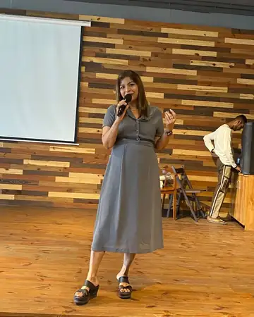 Anu Manocha speaking at a workshop session