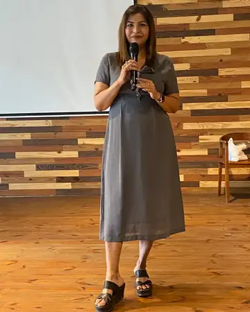 Anu Manocha moderating a seminar